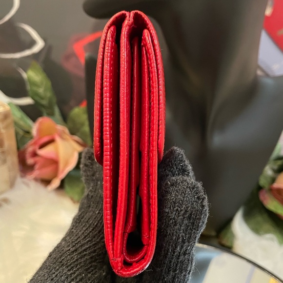 LOUIS VUITTON Leather Epi Snap Wallet - Picture 15 of 16